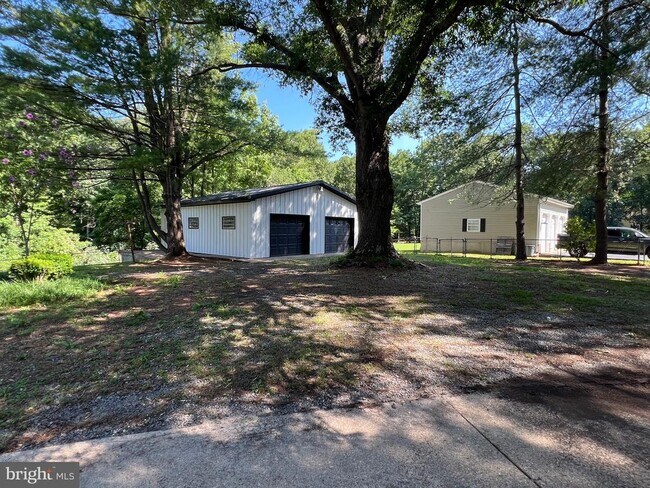 Building Photo - 9872 Red Hill Rd