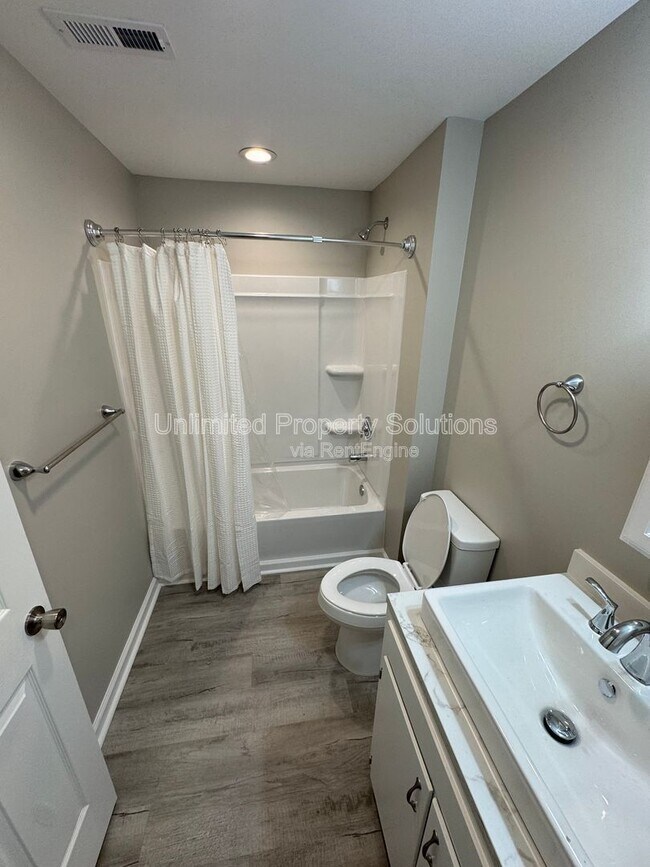 Building Photo - 4938 Wrightsville Ave