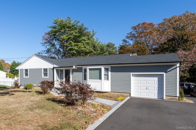 Building Photo - 831 Sycamore Ave