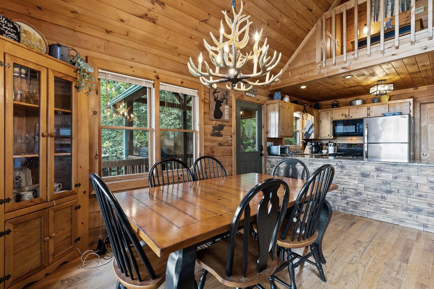 Building Photo - 120 Hummingbird Way