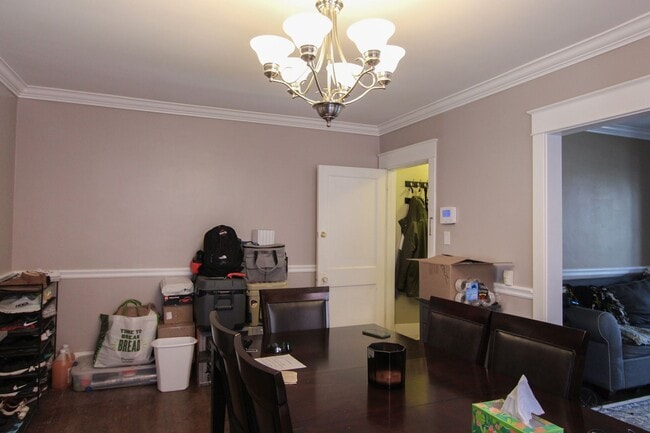 Building Photo - 818 Heberton St