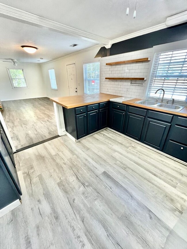 Building Photo - Cute and Cozy 2 bd/1 bath Home in Madison!