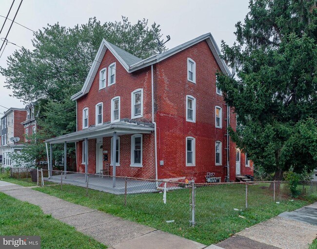 Building Photo - 101 N 6th St