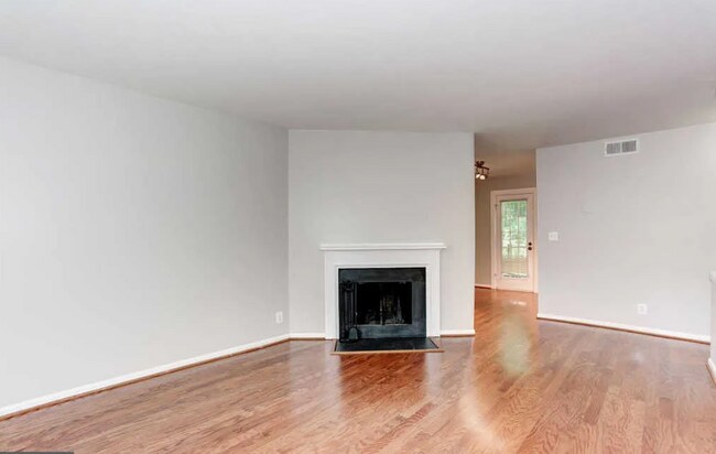 Building Photo - 4645 28th Rd S