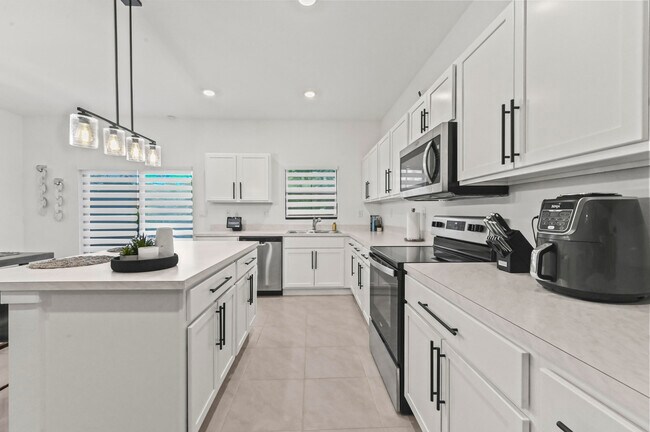 Building Photo - 864 NW 3rd Terrace