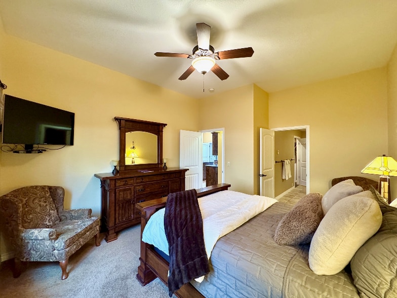 Building Photo - 153 Oakmont Lp