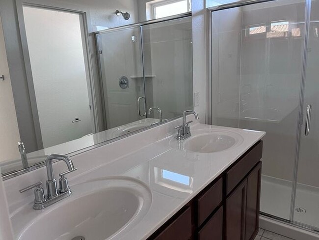 Building Photo - TOWN HOME WITH COMMUNITY POOL , GATED COMM...