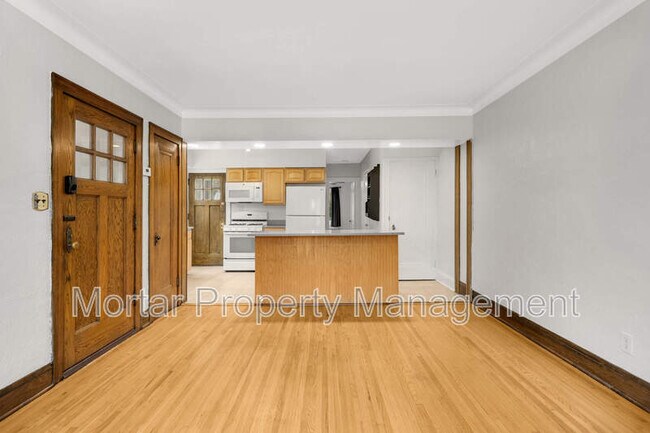 Building Photo - 1164 Randolph Ave