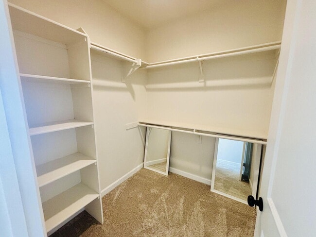 Building Photo - Gorgeous 3 bd, 4 ba Townhome in 55+ Community