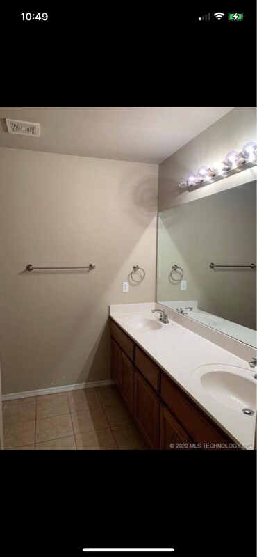 Building Photo - 3406 E Emmitsburg Pl