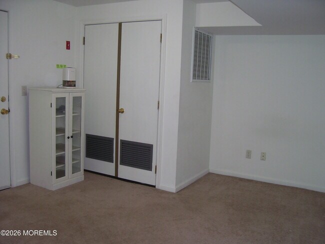 Building Photo - 218 2nd Ave
