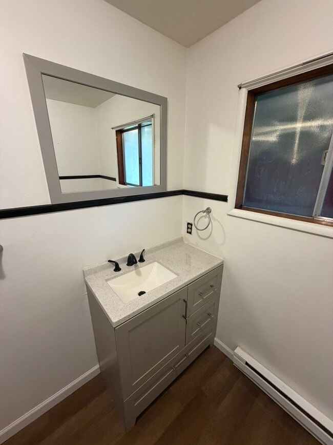 Building Photo - Home with a View!