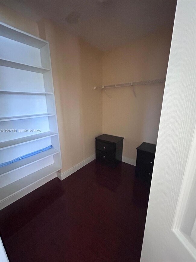 Building Photo - 10934 SW 146th Ave