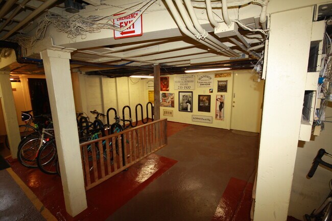 Building Photo - 910 Southeast 37th Avenue