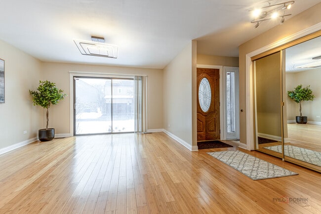 Building Photo - 2431 Cobblewood Dr