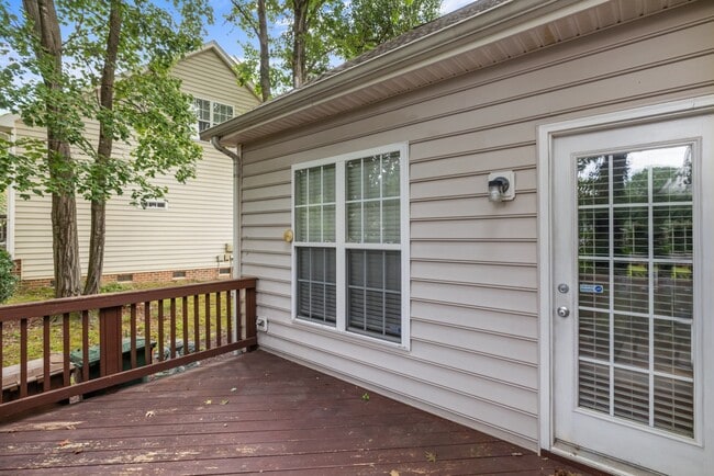 Building Photo - 108 Castlebury Creek Ct