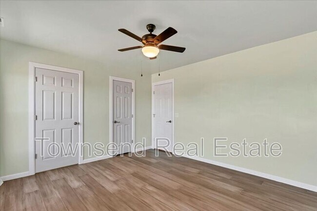 Building Photo - 695 Cedar Point