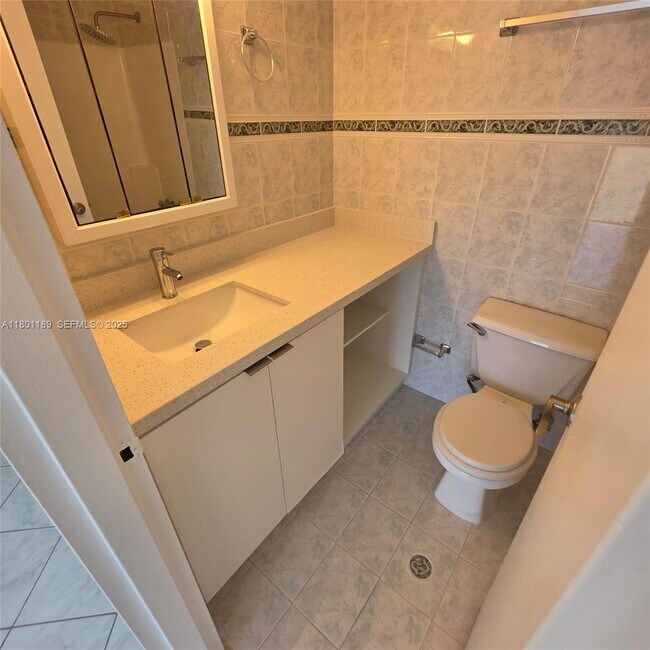 Building Photo - 2350 NE 135th St