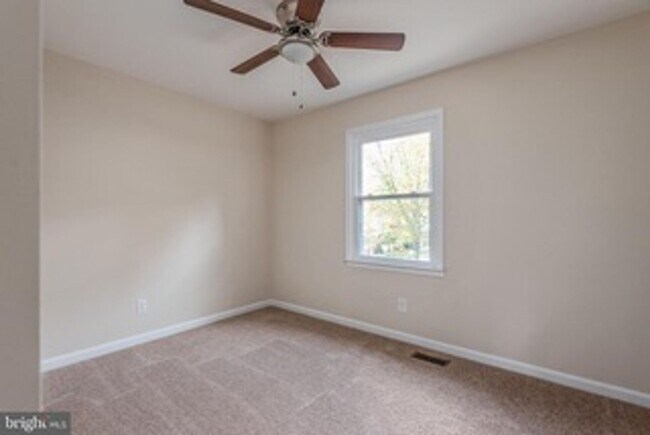 Building Photo - 4 Bed 3 Bath in Falmouth Fredericksburg