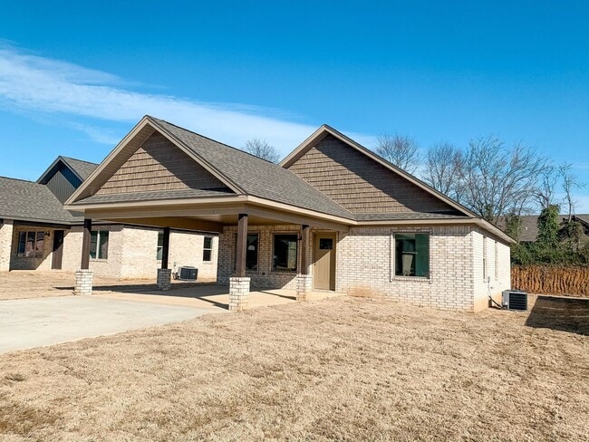 Building Photo - 260 Wolf Den Dr