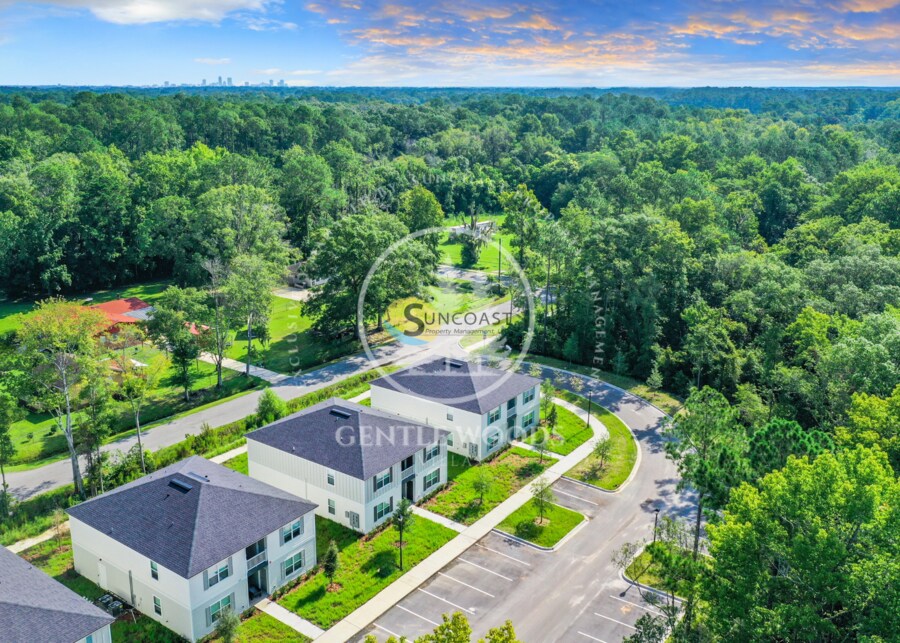 Building Photo - 6427 Breezy Oaks Wy