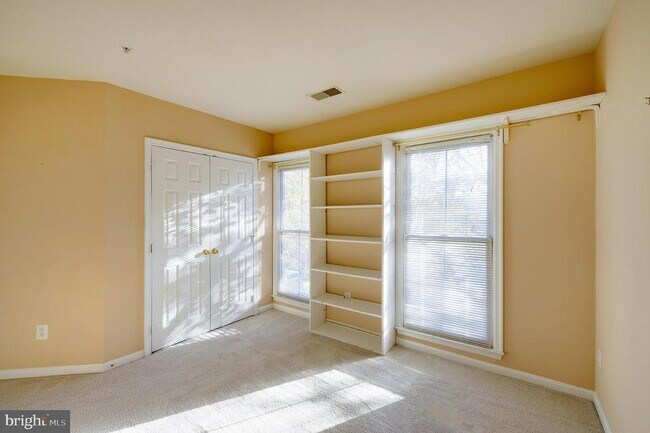 Building Photo - 303 Inspiration Ln