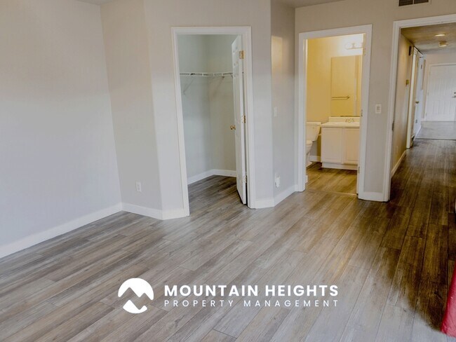 Building Photo - 26 W 7500 S