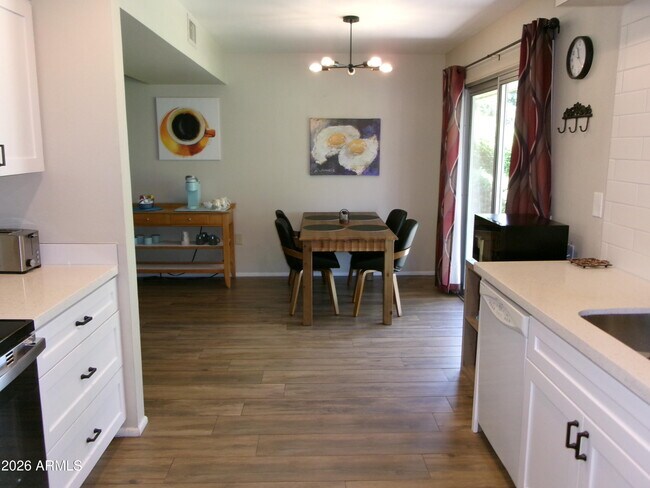 Building Photo - 11029 W CARON Dr