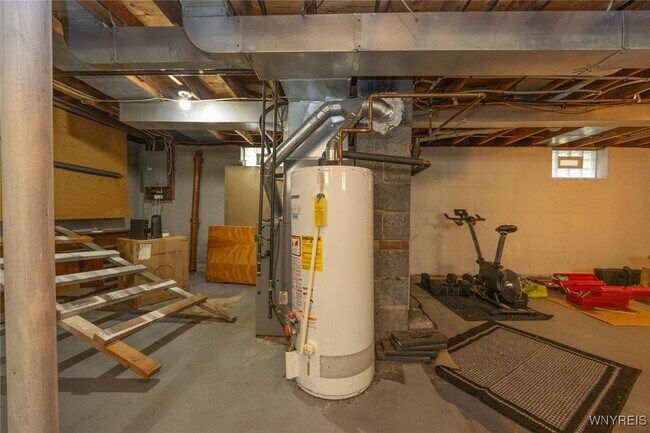 Building Photo - 2784 Monroe Ave