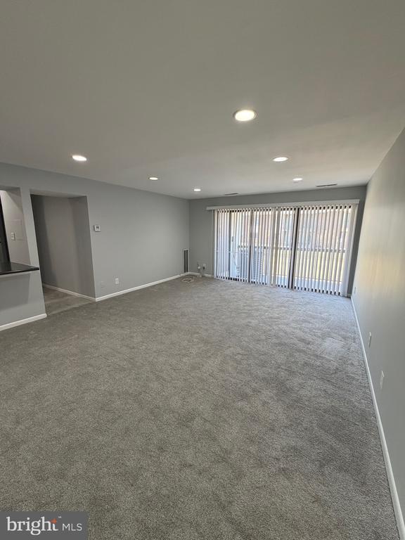 Building Photo - 10122 Campus Way S