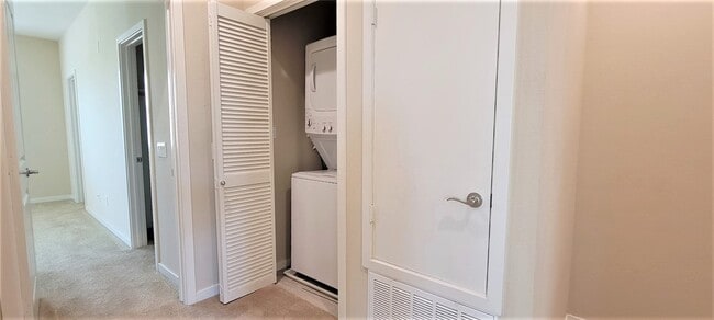 Building Photo - 2 Adelfa St