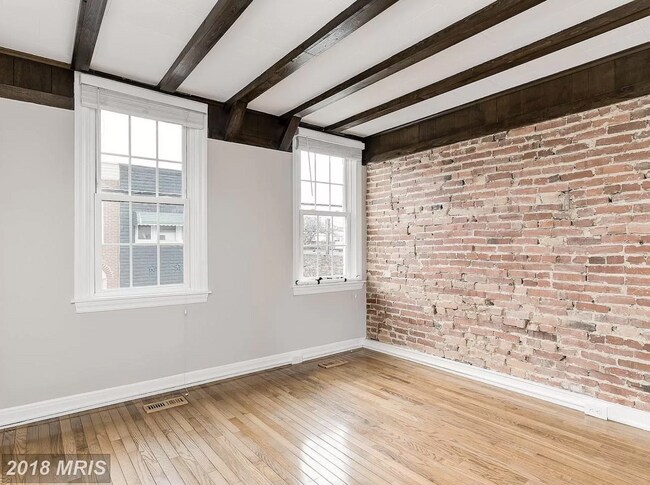 front bedroom - 1406 Haubert St