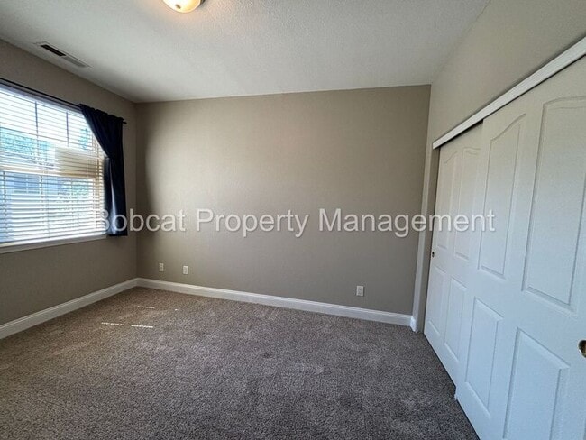 Building Photo - 1231 Flintwood Dr