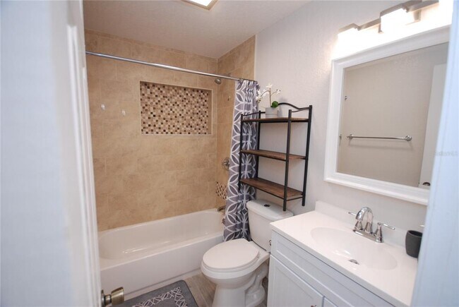 Building Photo - 6515 La Mesa Cir