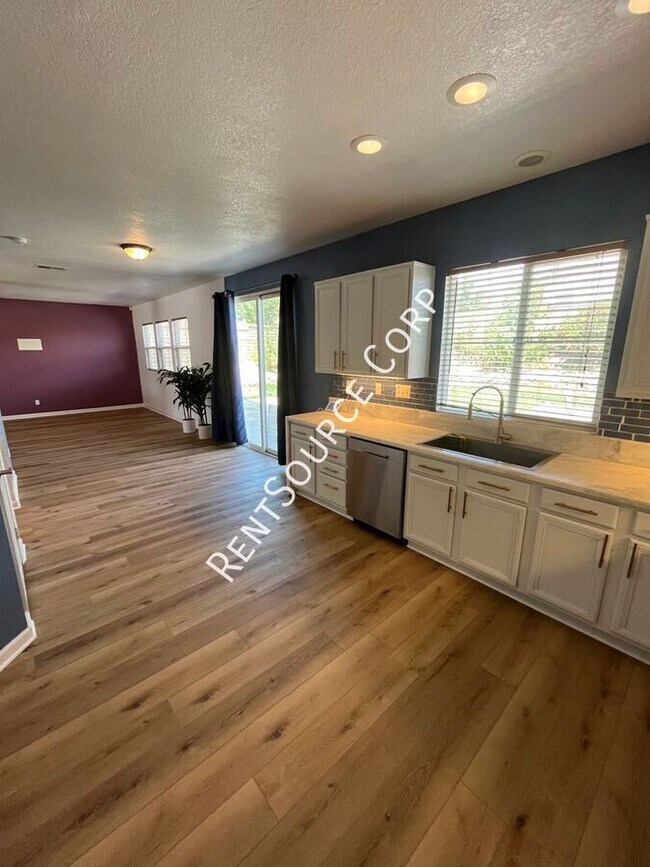 Building Photo - 37515 Limelight Way