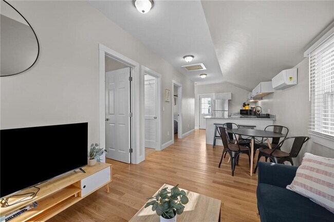 Building Photo - 49 Reservoir Rd