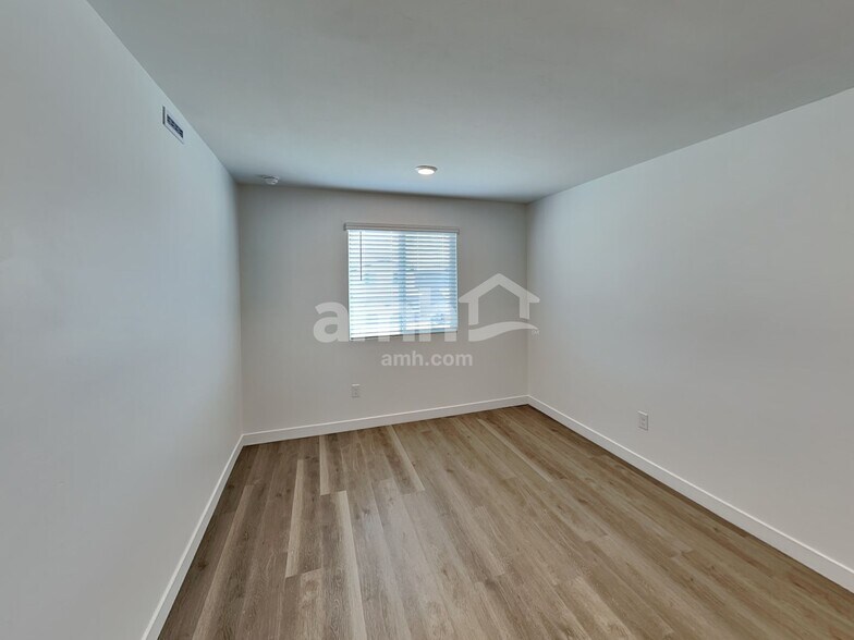 Building Photo - 9677 N Rancho Lozano