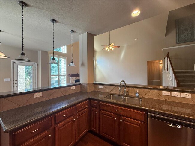 Building Photo - 9301 Castle Pines Dr