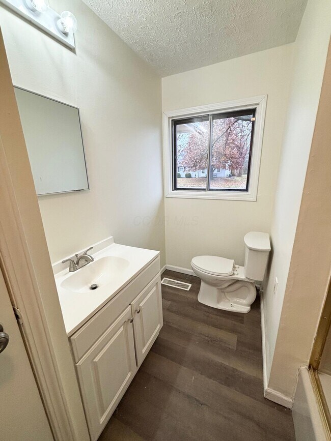 Building Photo - 7362 Sabre Ave