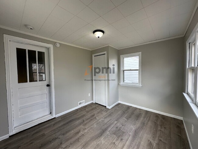 Building Photo - 1215 170th St