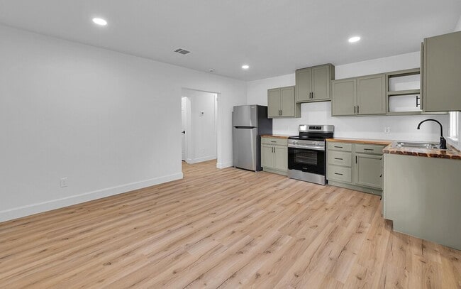 Building Photo - Newly Renovated 3 Bed, 2 Bath Home in Waco