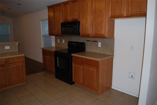 Building Photo - 4713 Fox Sedge Ln