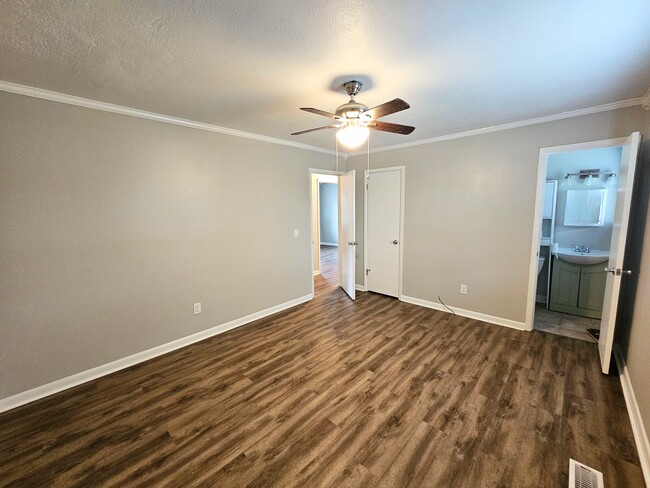 Building Photo - 117 Mitchell Ln