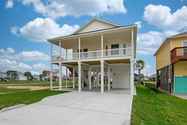 Building Photo - 23107 Miramar Dr