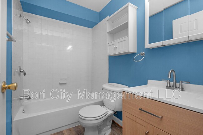 Building Photo - 1125 Haubert St