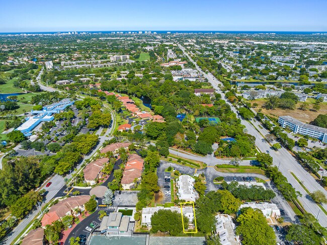 Building Photo - 9 Deer Creek Rd