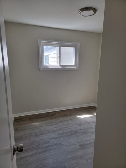 Building Photo - 5070 N 60th St