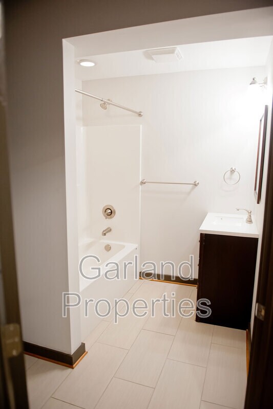 Building Photo - 110 Campbell Ave SE