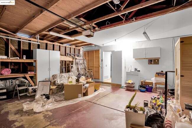 Building Photo - 21 Ironwood