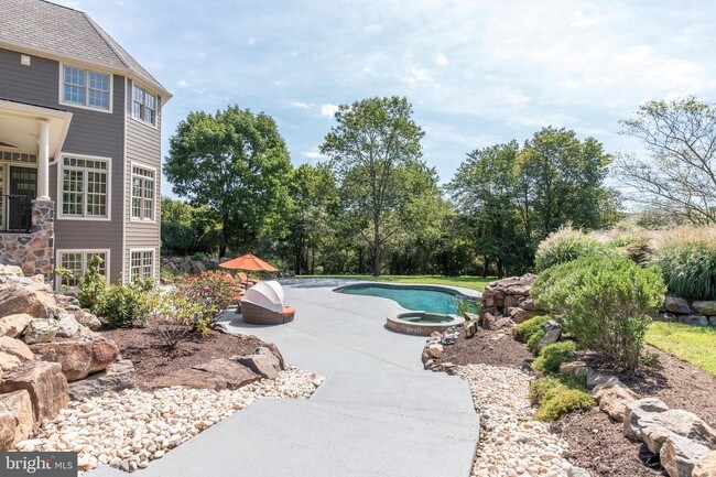 Building Photo - 2115 Pony Trail Dr